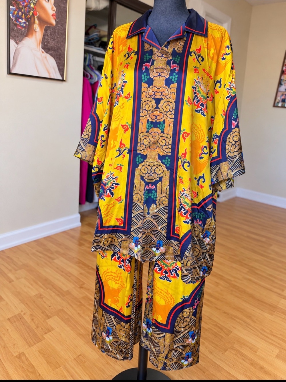 NUNU G 100% Silk 2 Piece Set Size L Yellow Asian Print Tunic Top Shorts